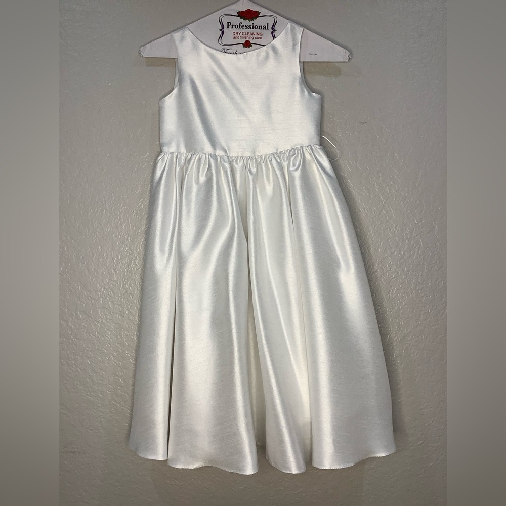 Kids Dream Girls’ Size 5-6 white First Communion/Flower Girl Dress